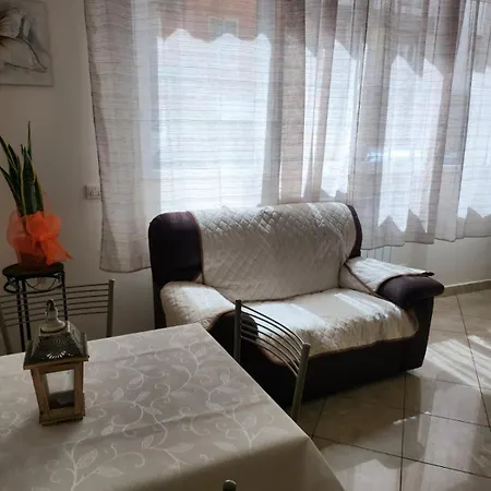 Housenovoliflorence شقة *